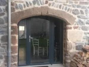 Gîte rénové idéal pour randos et astronomie, calme assuré, proche Puy-en-Velay et activités nature. - FR-1-582-318