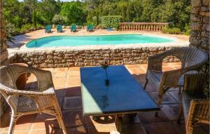 6 Bedroom Amazing Home In Entrecasteaux