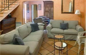 6 Bedroom Amazing Home In Entrecasteaux