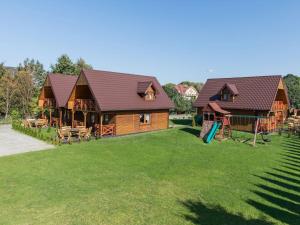 Comfortable houses with swimming pools, Rewal