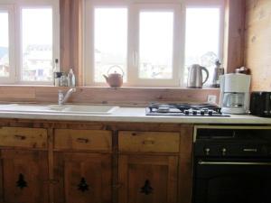 Appartements Grand 100m² avec 3 chambres, parking et Wifi au centre du village - FR-1-689-36 : photos des chambres
