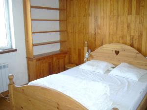 Appartements Grand 100m² avec 3 chambres, parking et Wifi au centre du village - FR-1-689-36 : photos des chambres