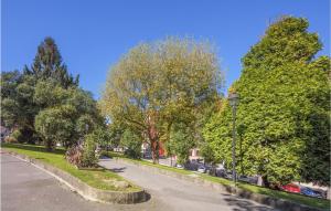 2 Bedroom Amazing Apartment In Oviedo