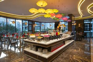 Golden Lotus Grand Da Nang - Panoramic Rooftop Bar & Daily Afternoon Tea