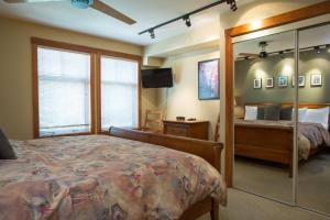 1214 - Two Bedroom Standard Eagle Springs West condo