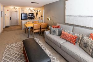 2204 - Two Bedroom Deluxe Eagle Springs East