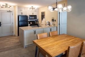 2204 - Two Bedroom Deluxe Eagle Springs East