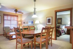 1205A - One Bedroom Standard Eagle Springs West Hotel Room