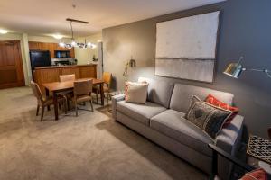 2214 - Two Bedroom Deluxe Eagle Springs East condo