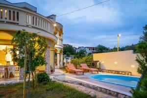 Charming Villa Rea with heated pool
