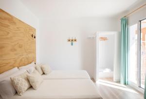 Double Room with Terrace room in Forenna Hostel