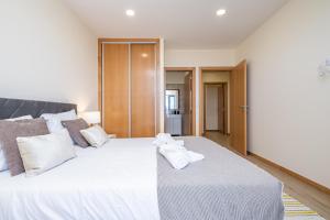 Canhas Residence I by Homie