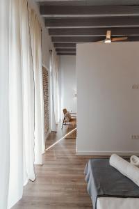 One&Lux Puñonrostro Bright Minimalist Central Home