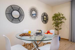 Canhas Residence II by Homie