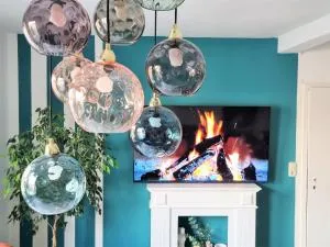 Apartment Bayreuth, Große Ferienwohnung im Haus mit Kunst, 3 Schlafzimmer, Küche, Parkplatz - Pittersdorf