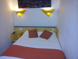 Hotels Hotel Du Stade : photos des chambres