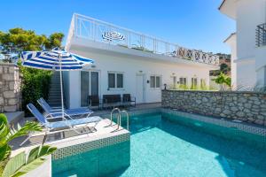 Deluxe two bedroom Suite with Private Pool & Pool View room in Paradise Garden