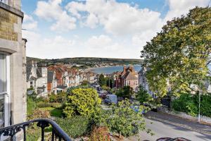 Dizzy Heights Swanage Sleeps 10 with Amazing Views