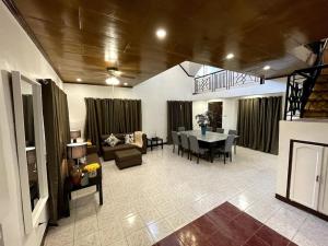 Charming 3-Bedroom Country Farm Home Pool ParkSprings Lipa