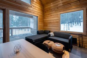 Black Work Levi Aihki