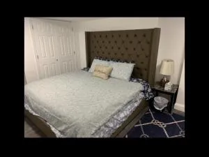 Brand new bedroom with Tv next JHU - توسون