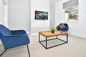 Colliery House, Modern 3 bed house, perfect for groups, heart of Newcastle-under-Lyme