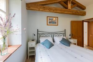 Maisons de vacances Quiet Beautiful 4stars country house heated pool & kids play area - Condom : photos des chambres