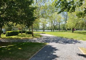 Campings L'Oasis des Dombes : photos des chambres