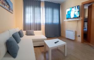 GRAN MARIBEL ARTTYCO, Piscina climatizada, Sauna y Jacuzzi