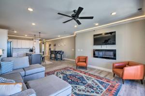 Lake-View Patio and Pool Access Osage Beach Condo