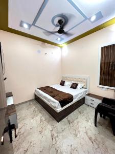 The Orchid Villa Homestay - Walkable distance from Taj mahal