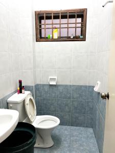 Muar Homestay [Located at Sabak Awor Seafood Court]