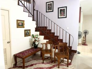 Muar Homestay [Located at Sabak Awor Seafood Court]