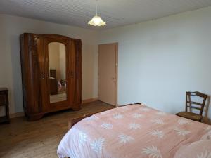 Maisons de vacances Gite Blanzaguet-Saint-Cybard, 4 pieces, 6 personnes - FR-1-653-21 : photos des chambres