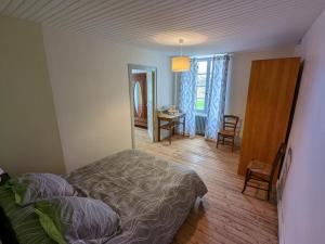 Maisons de vacances Gite Blanzaguet-Saint-Cybard, 4 pieces, 6 personnes - FR-1-653-21 : photos des chambres