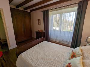 Maisons de vacances Gite Cellefrouin, 4 pieces, 6 personnes - FR-1-653-22 : photos des chambres