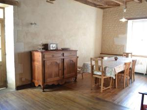 Maisons de vacances Gite Vaux-Lavalette, 5 pieces, 8 personnes - FR-1-653-69 : photos des chambres