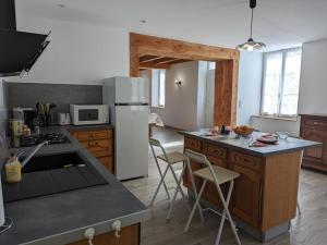 Maisons de vacances Gite Puyreaux, 3 pieces, 4 personnes - FR-1-653-98 : photos des chambres