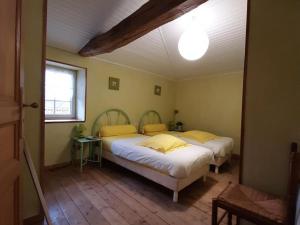 Maisons de vacances Gite Jauldes, 4 pieces, 6 personnes - FR-1-653-154 : photos des chambres