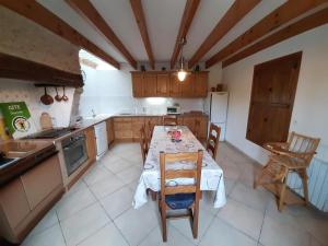 Maisons de vacances Gite Yviers, 3 pieces, 6 personnes - FR-1-653-134 : photos des chambres