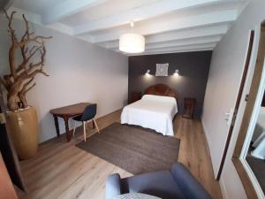 Maisons de vacances Gite Bunzac, 4 pieces, 6 personnes - FR-1-653-164 : photos des chambres