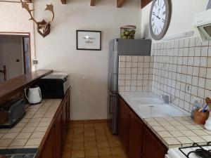 Maison avec Jardin Clos et Cheminée, proche La Rochefoucauld - FR-1-653-164