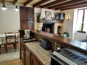 Maison avec Jardin Clos et Cheminée, proche La Rochefoucauld - FR-1-653-164