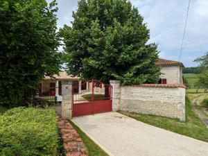 Maisons de vacances Gite Val des Vignes, 4 pieces, 8 personnes - FR-1-653-183 : photos des chambres