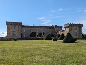 Maisons de vacances Gite Cherves-Richemont, 4 pieces, 6 personnes - FR-1-653-167 : photos des chambres