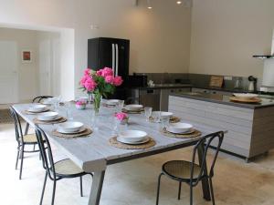 Maisons de vacances Gite Fontclaireau, 5 pieces, 10 personnes - FR-1-653-202 : photos des chambres