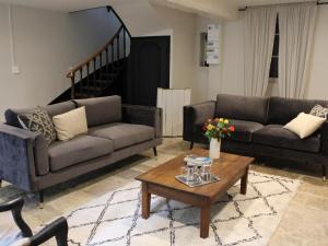 Maisons de vacances Gite a Fontclaireau : piscine privative, jardin clos, 4 ch., draps et linge fournis - FR-1-653-202 : photos des chambres