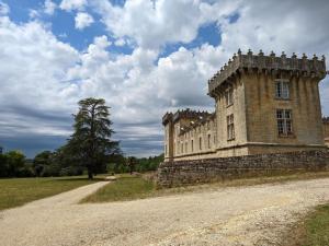 Maisons de vacances Gite Cherves-Richemont, 4 pieces, 6 personnes - FR-1-653-167 : photos des chambres