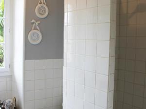Maisons de vacances Gite a Fontclaireau : piscine privative, jardin clos, 4 ch., draps et linge fournis - FR-1-653-202 : photos des chambres