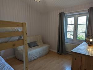 Maisons de vacances Gite Chadurie, 3 pieces, 5 personnes - FR-1-653-172 : photos des chambres